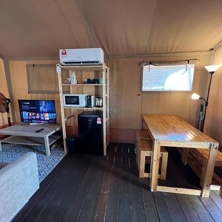 Rembulan Escape - Beachfront Safari Tent Kampung Penarik Luaran gambar